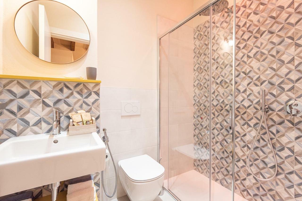 Dreamy Apartment Tre Corone Old Town Дезенцано-дель-Гарда Экстерьер фото